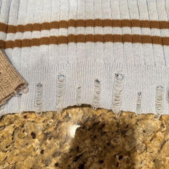 ' SO® Cropped Women’s Large Open-Stitch Hem Crewneck Sweater - Picture 3 of 10